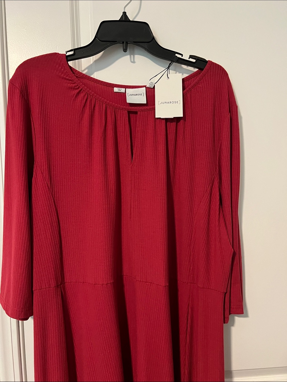 JUNAROSE Crimson Ribbed Keyhole Midi Dress